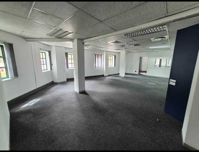 605M² OFFICE TO LET IN SUNNINGHILL